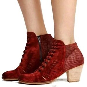 Free People Maroon Red Loveland Suede Cut Out Ankle Boots Size 39 / 8.5